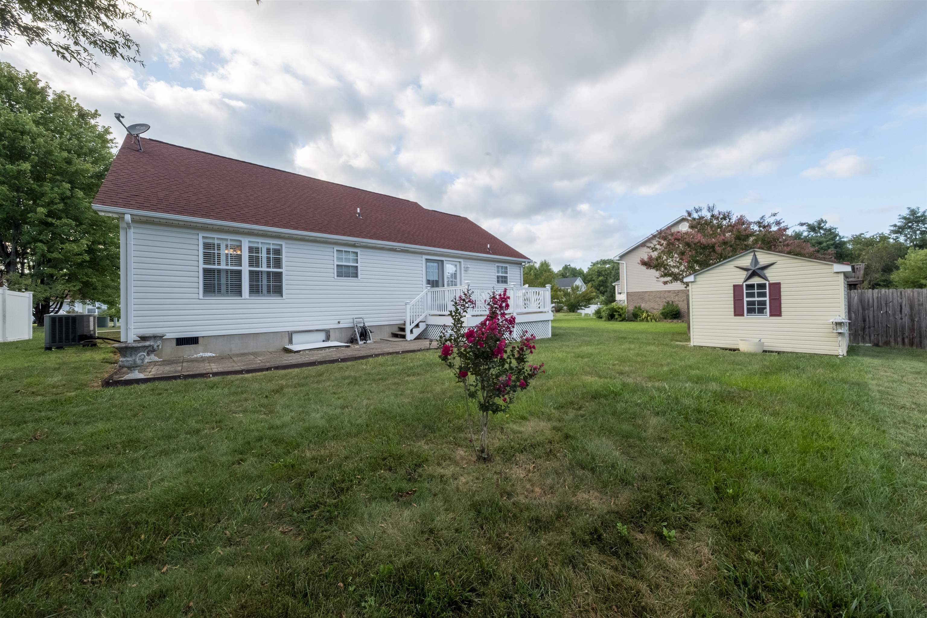 212 MAYFIELD LN, WAYNESBORO, Virginia 22980, 3 Bedrooms Bedrooms, ,2 BathroomsBathrooms,Residential,Oak Floors Galore,212 MAYFIELD LN,668400 MLS # 668400