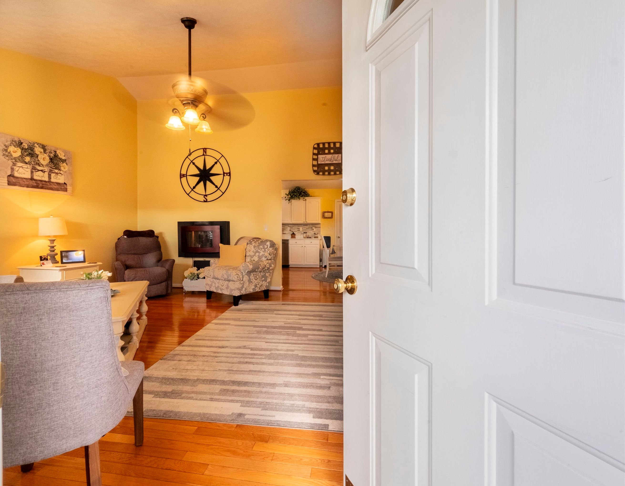 212 MAYFIELD LN, WAYNESBORO, Virginia 22980, 3 Bedrooms Bedrooms, ,2 BathroomsBathrooms,Residential,Oak Floors Galore,212 MAYFIELD LN,668400 MLS # 668400