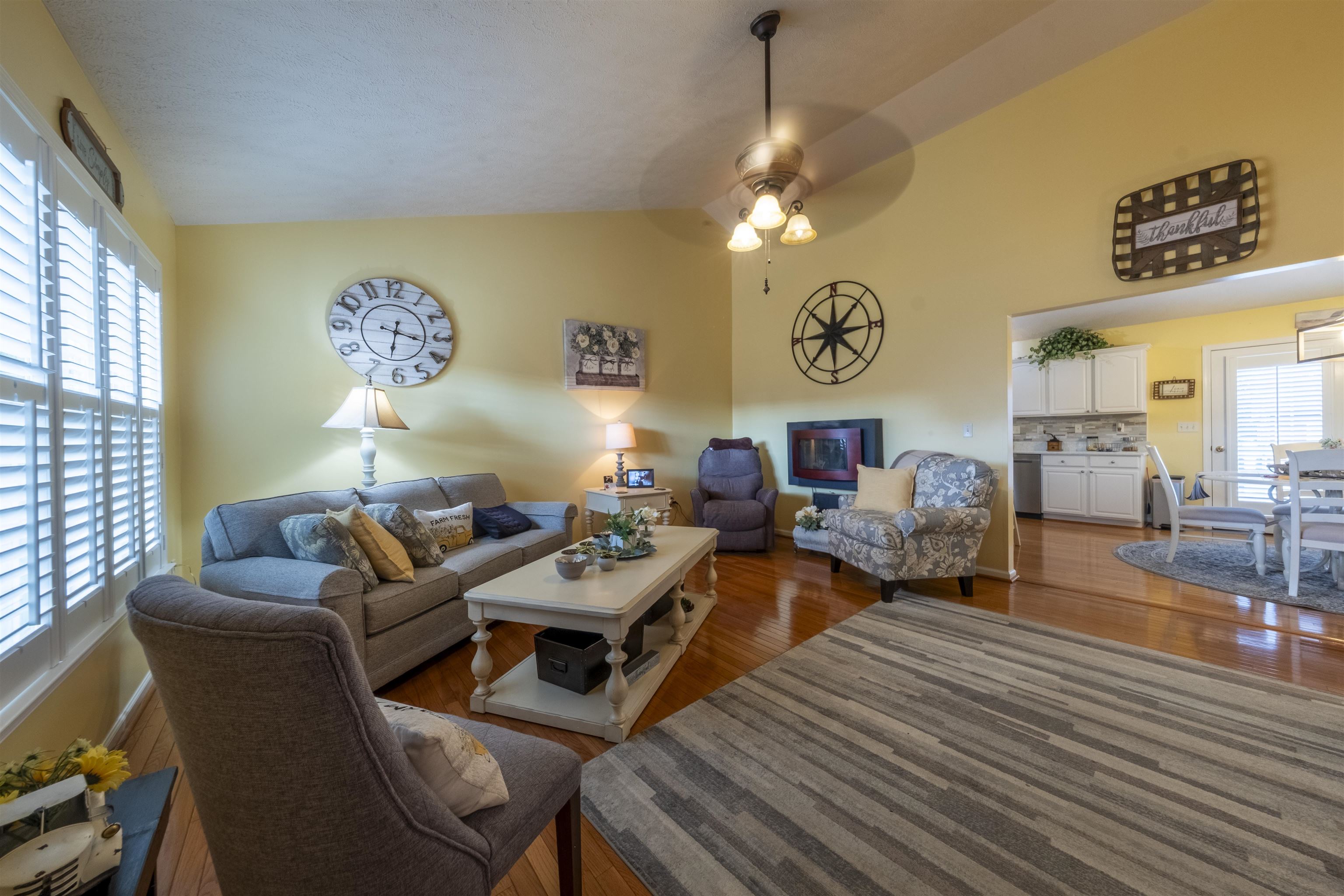 212 MAYFIELD LN, WAYNESBORO, Virginia 22980, 3 Bedrooms Bedrooms, ,2 BathroomsBathrooms,Residential,Oak Floors Galore,212 MAYFIELD LN,668400 MLS # 668400