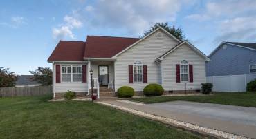 212 MAYFIELD LN, WAYNESBORO, Virginia 22980, 3 Bedrooms Bedrooms, ,2 BathroomsBathrooms,Residential,Oak Floors Galore,212 MAYFIELD LN,668400 MLS # 668400