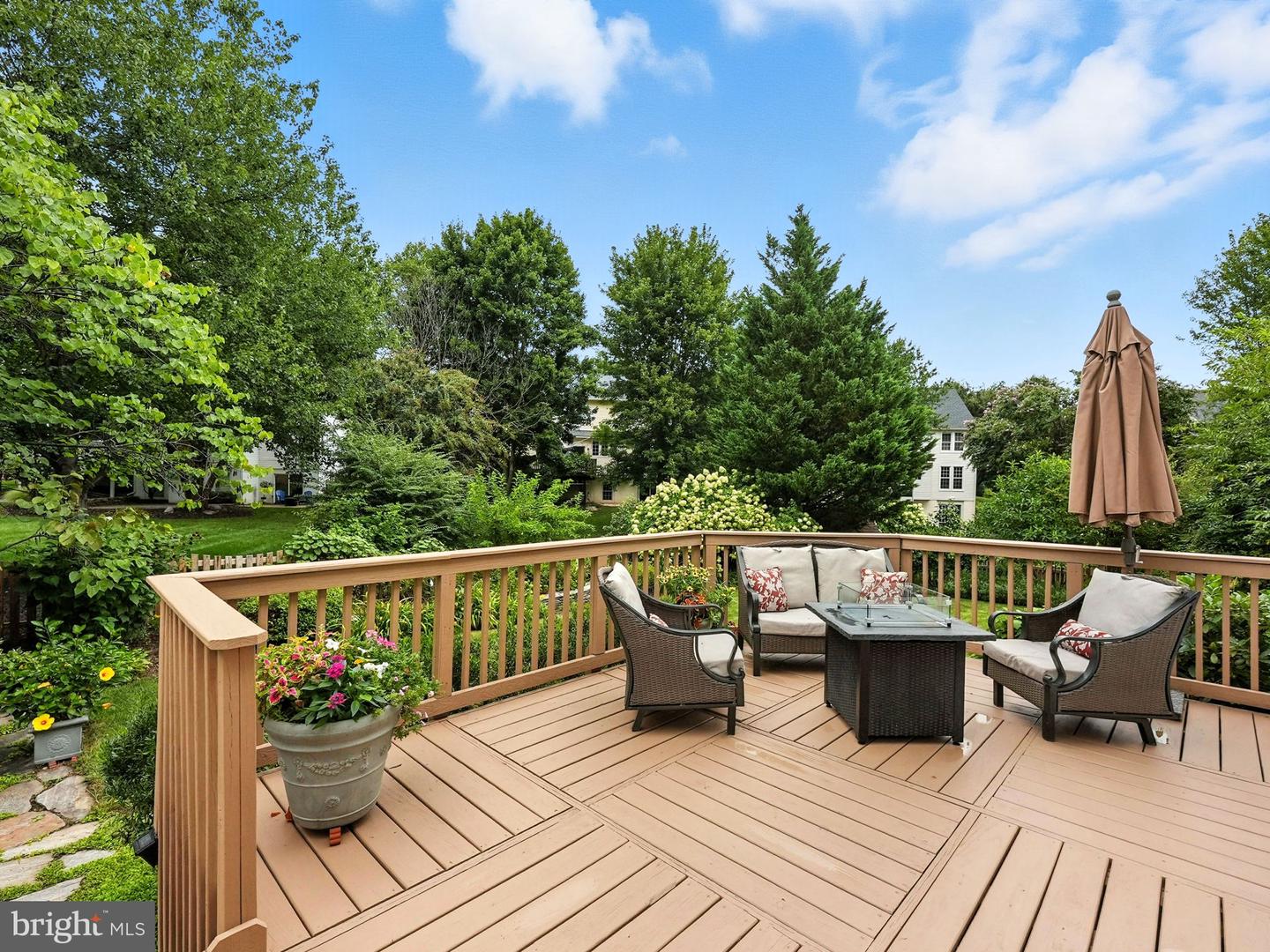 42972 DEER CHASE PL, ASHBURN, Virginia 20147, 4 Bedrooms Bedrooms, ,3 BathroomsBathrooms,Residential,For sale,42972 DEER CHASE PL,VALO2103546 MLS # VALO2103546