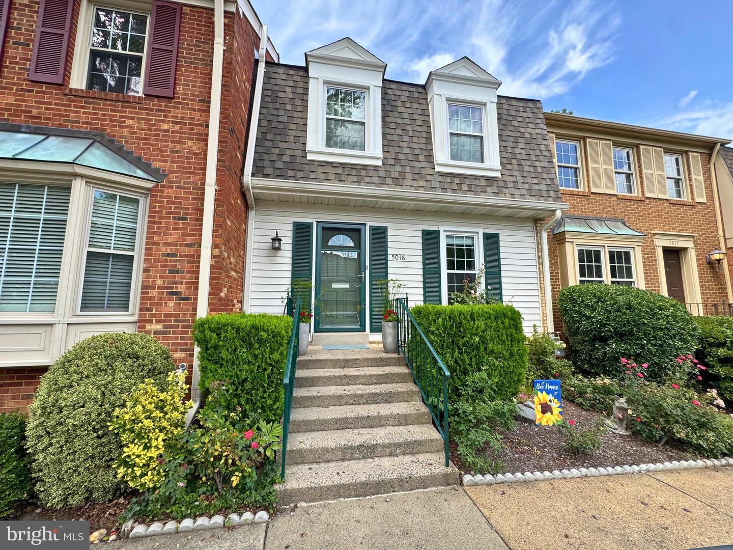 5018 DOMAIN PL, ALEXANDRIA, Virginia 22311, 3 Bedrooms Bedrooms, ,3 BathroomsBathrooms,Residential,For sale,5018 DOMAIN PL,VAAX2048110 MLS # VAAX2048110