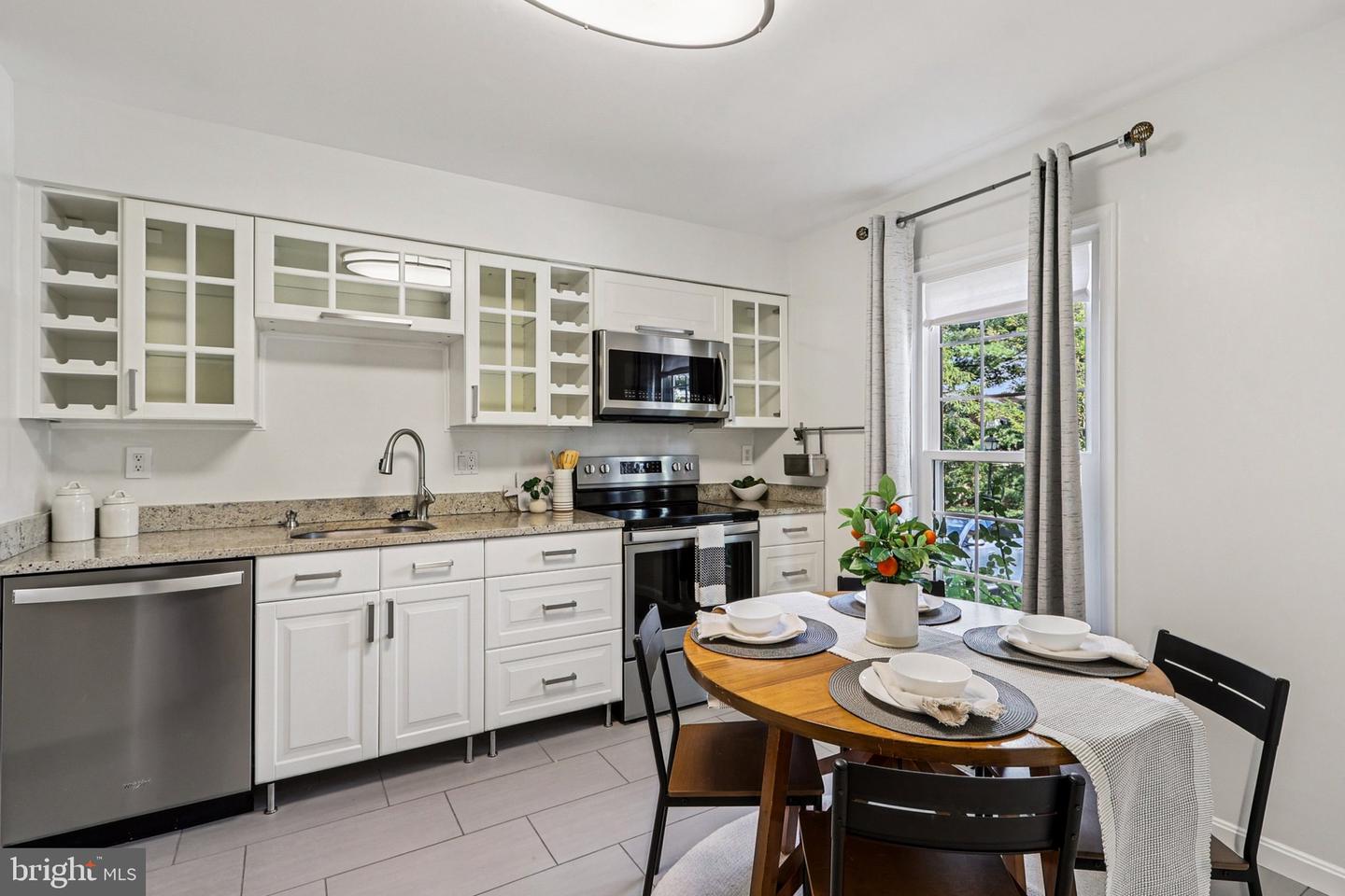5018 DOMAIN PL, ALEXANDRIA, Virginia 22311, 3 Bedrooms Bedrooms, ,3 BathroomsBathrooms,Residential,For sale,5018 DOMAIN PL,VAAX2048110 MLS # VAAX2048110