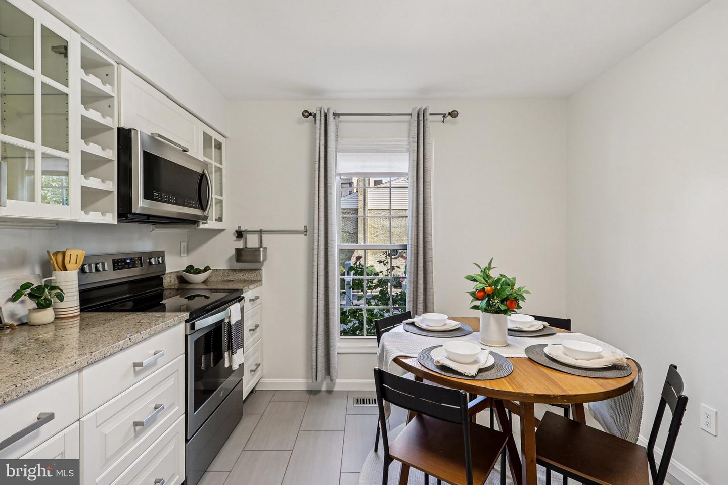 5018 DOMAIN PL, ALEXANDRIA, Virginia 22311, 3 Bedrooms Bedrooms, ,3 BathroomsBathrooms,Residential,For sale,5018 DOMAIN PL,VAAX2048110 MLS # VAAX2048110