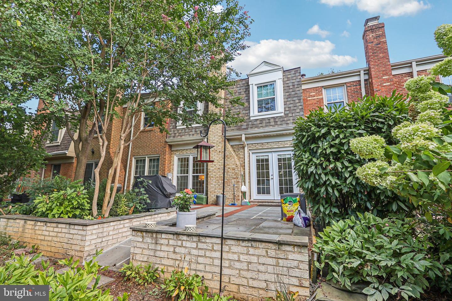 5018 DOMAIN PL, ALEXANDRIA, Virginia 22311, 3 Bedrooms Bedrooms, ,3 BathroomsBathrooms,Residential,For sale,5018 DOMAIN PL,VAAX2048110 MLS # VAAX2048110