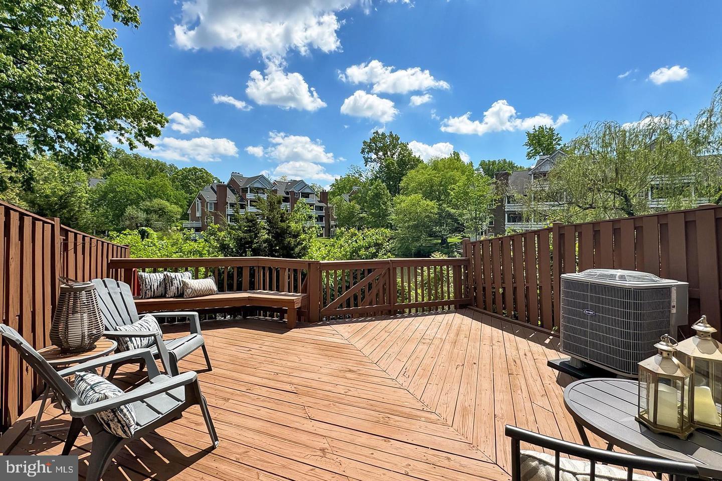 7527 CHRISLAND CV, FALLS CHURCH, Virginia 22042, 2 Bedrooms Bedrooms, ,2 BathroomsBathrooms,Residential,For sale,7527 CHRISLAND CV,VAFX2259622 MLS # VAFX2259622