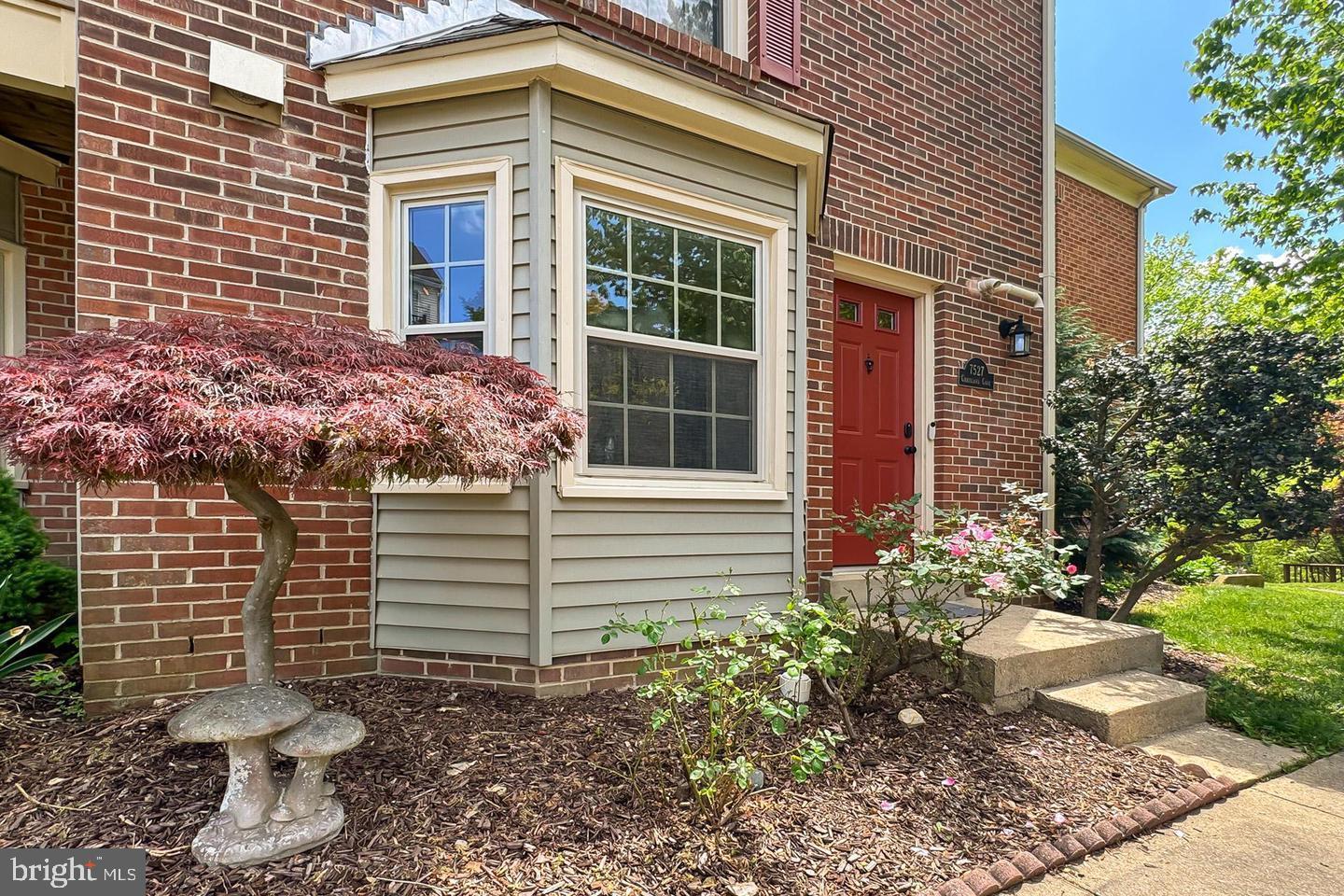 7527 CHRISLAND CV, FALLS CHURCH, Virginia 22042, 2 Bedrooms Bedrooms, ,2 BathroomsBathrooms,Residential,For sale,7527 CHRISLAND CV,VAFX2259622 MLS # VAFX2259622