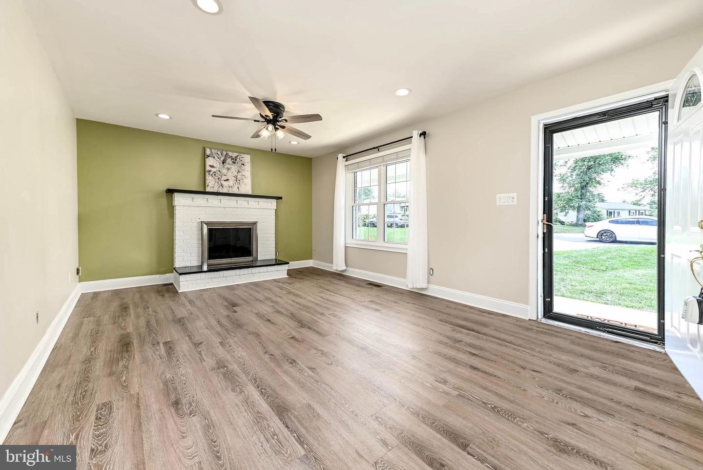 109 N SEQUOIA CT, STERLING, Virginia 20164, 3 Bedrooms Bedrooms, ,2 BathroomsBathrooms,Residential,For sale,109 N SEQUOIA CT,VALO2104134 MLS # VALO2104134