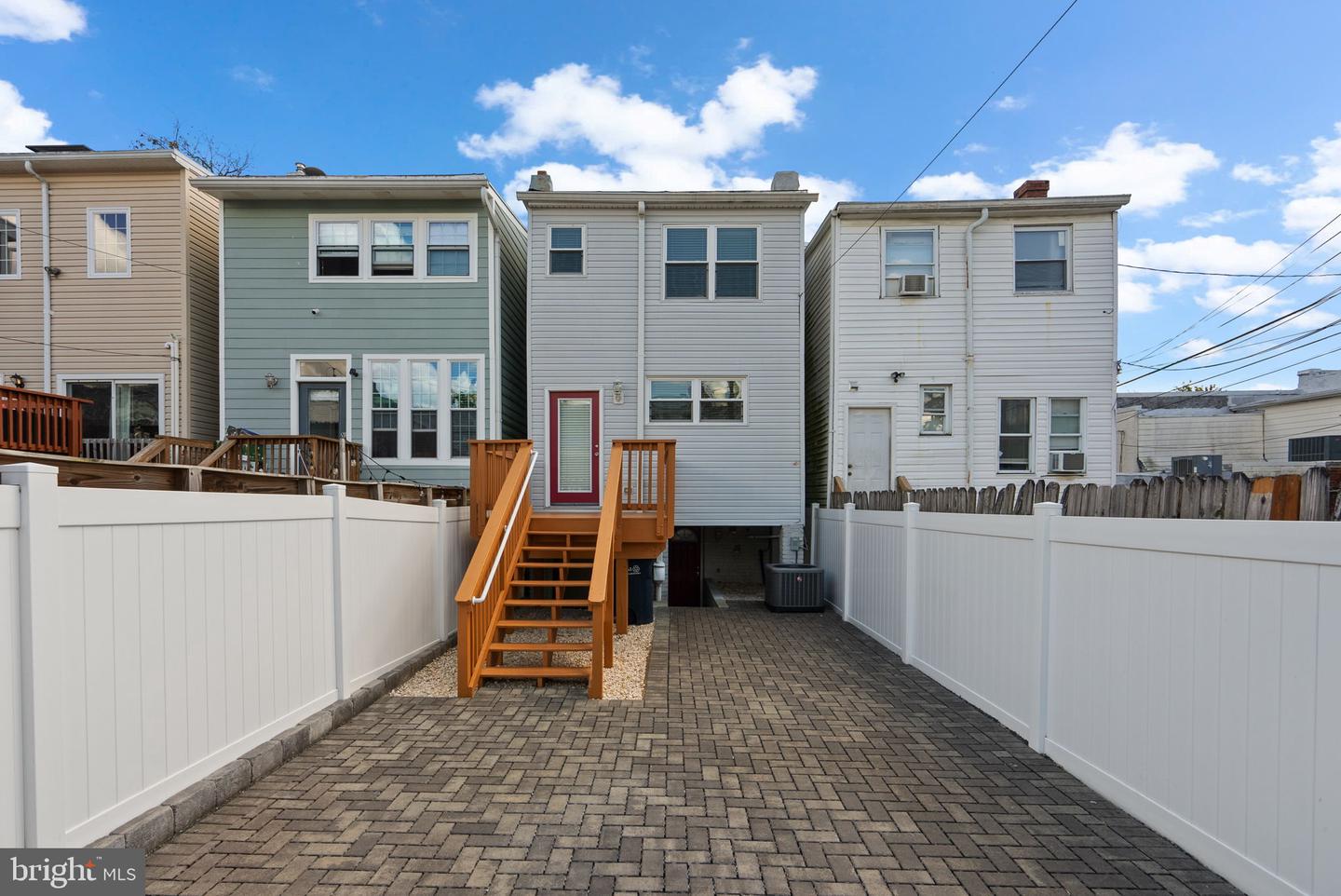 925 DECATUR ST NW, WASHINGTON, District Of Columbia 20011, 4 Bedrooms Bedrooms, ,3 BathroomsBathrooms,Residential,For sale,925 DECATUR ST NW,DCDC2214290 MLS # DCDC2214290