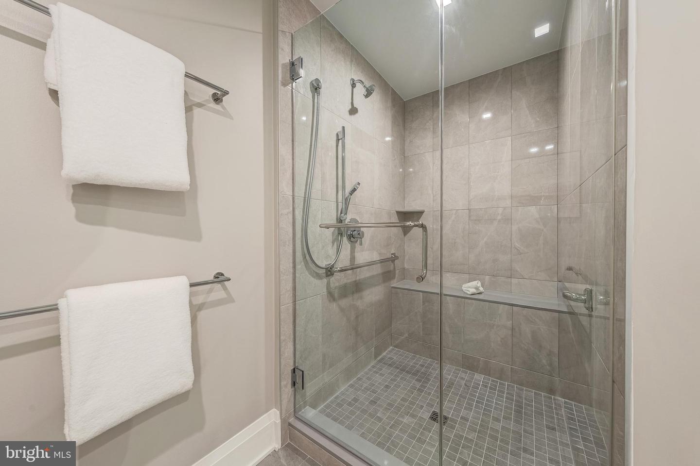 310 STRAND ST #304, ALEXANDRIA, Virginia 22314, 2 Bedrooms Bedrooms, 5 Rooms Rooms,2 BathroomsBathrooms,Residential,For sale,310 STRAND ST #304,VAAX2048404 MLS # VAAX2048404