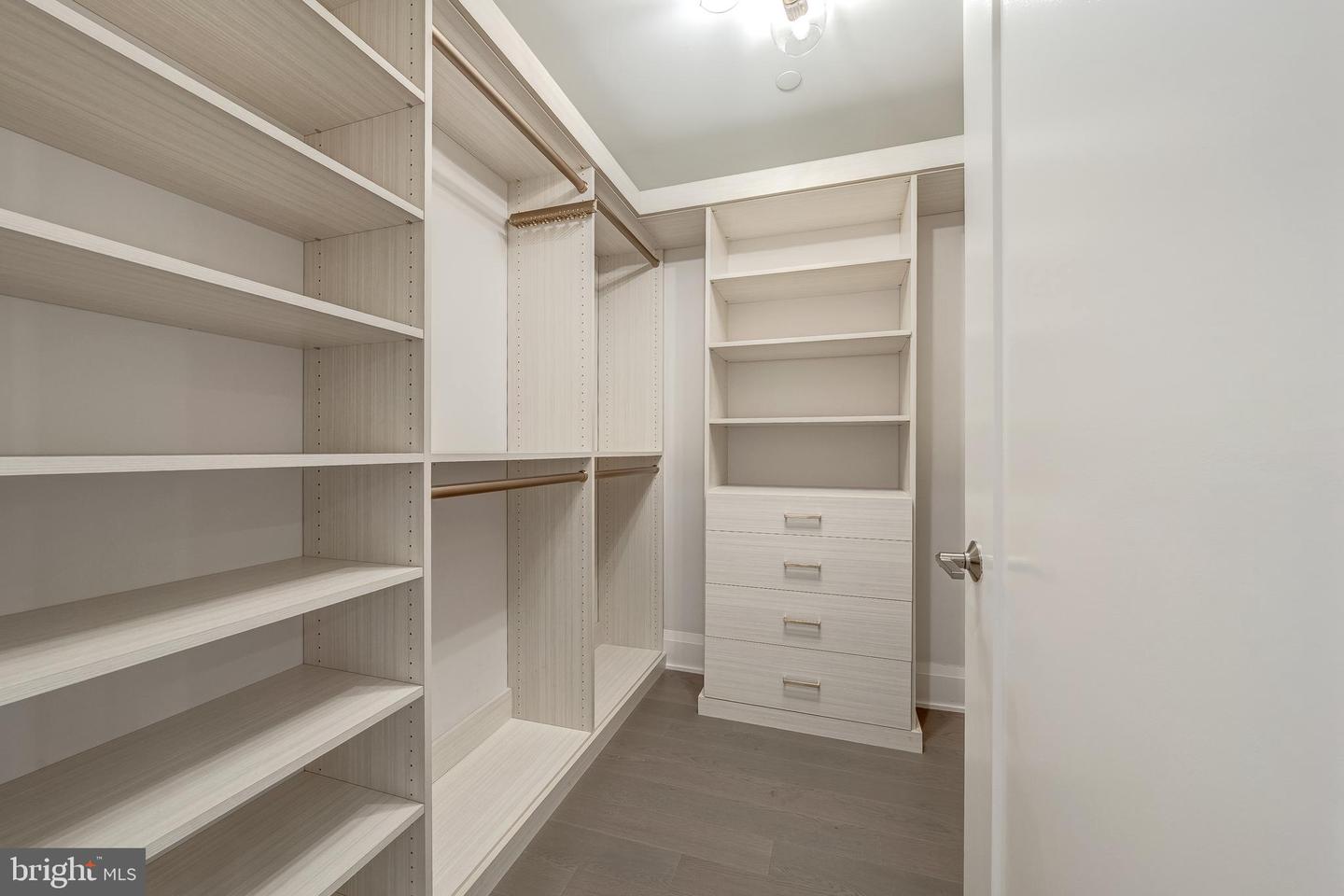 310 STRAND ST #304, ALEXANDRIA, Virginia 22314, 2 Bedrooms Bedrooms, 5 Rooms Rooms,2 BathroomsBathrooms,Residential,For sale,310 STRAND ST #304,VAAX2048404 MLS # VAAX2048404