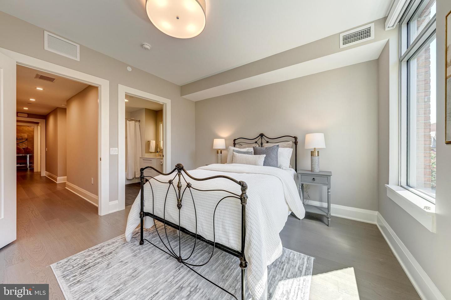 310 STRAND ST #304, ALEXANDRIA, Virginia 22314, 2 Bedrooms Bedrooms, 5 Rooms Rooms,2 BathroomsBathrooms,Residential,For sale,310 STRAND ST #304,VAAX2048404 MLS # VAAX2048404