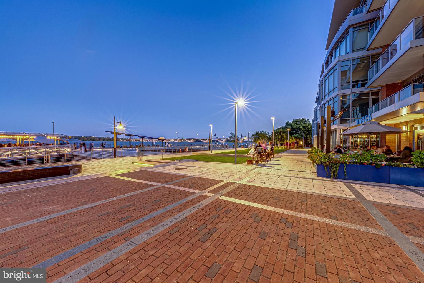 310 STRAND ST #304, ALEXANDRIA, Virginia 22314, 2 Bedrooms Bedrooms, 5 Rooms Rooms,2 BathroomsBathrooms,Residential,For sale,310 STRAND ST #304,VAAX2048404 MLS # VAAX2048404