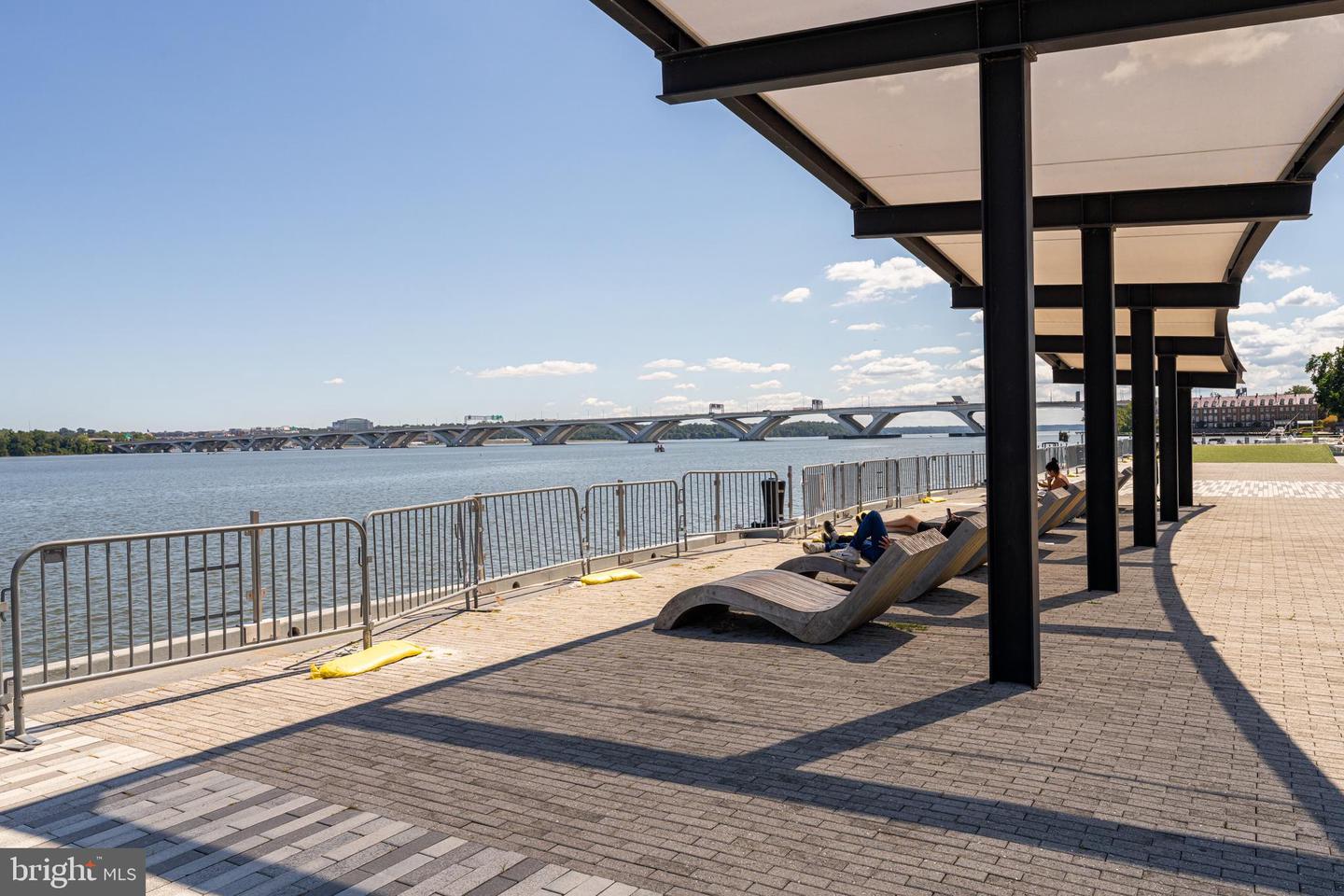310 STRAND ST #304, ALEXANDRIA, Virginia 22314, 2 Bedrooms Bedrooms, 5 Rooms Rooms,2 BathroomsBathrooms,Residential,For sale,310 STRAND ST #304,VAAX2048404 MLS # VAAX2048404