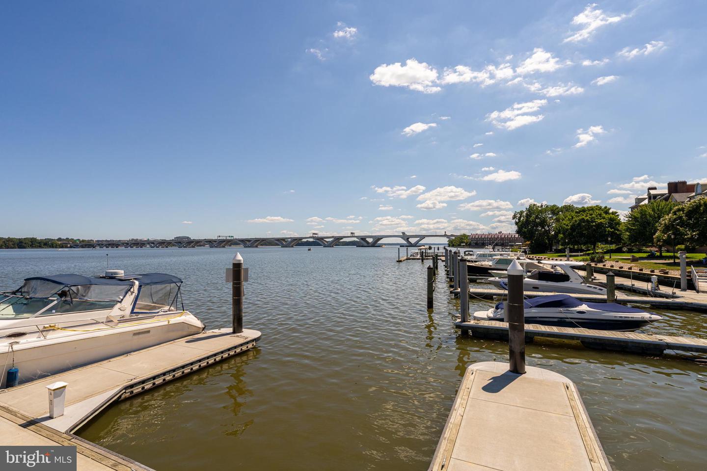 310 STRAND ST #304, ALEXANDRIA, Virginia 22314, 2 Bedrooms Bedrooms, 5 Rooms Rooms,2 BathroomsBathrooms,Residential,For sale,310 STRAND ST #304,VAAX2048404 MLS # VAAX2048404