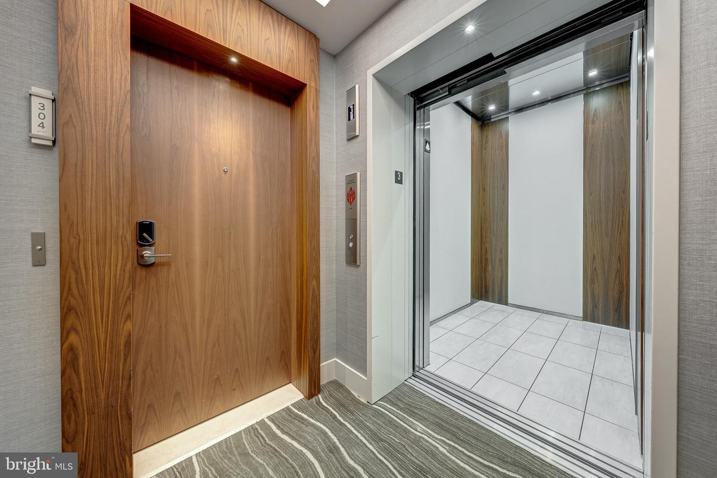 310 STRAND ST #304, ALEXANDRIA, Virginia 22314, 2 Bedrooms Bedrooms, 5 Rooms Rooms,2 BathroomsBathrooms,Residential,For sale,310 STRAND ST #304,VAAX2048404 MLS # VAAX2048404