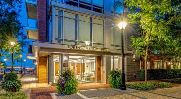 310 STRAND ST #304, ALEXANDRIA, Virginia 22314, 2 Bedrooms Bedrooms, 5 Rooms Rooms,2 BathroomsBathrooms,Residential,For sale,310 STRAND ST #304,VAAX2048404 MLS # VAAX2048404