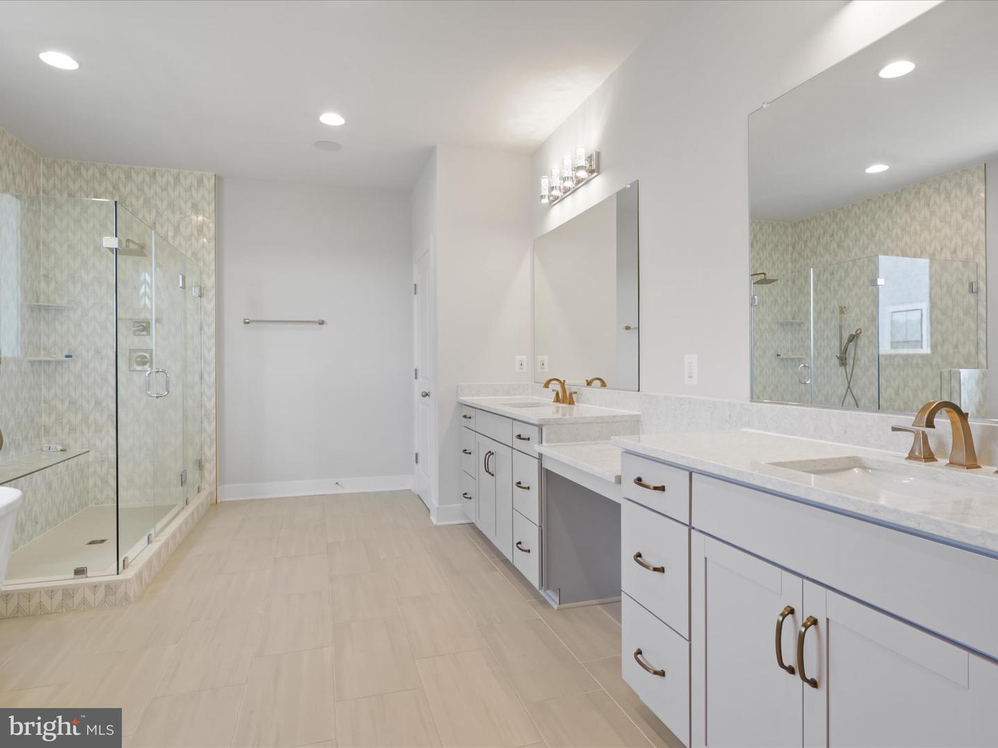 23637 CRANFORD KNOLL CT, ALDIE, Virginia 20105, 5 Bedrooms Bedrooms, ,4 BathroomsBathrooms,Residential,For sale,23637 CRANFORD KNOLL CT,VALO2104276 MLS # VALO2104276