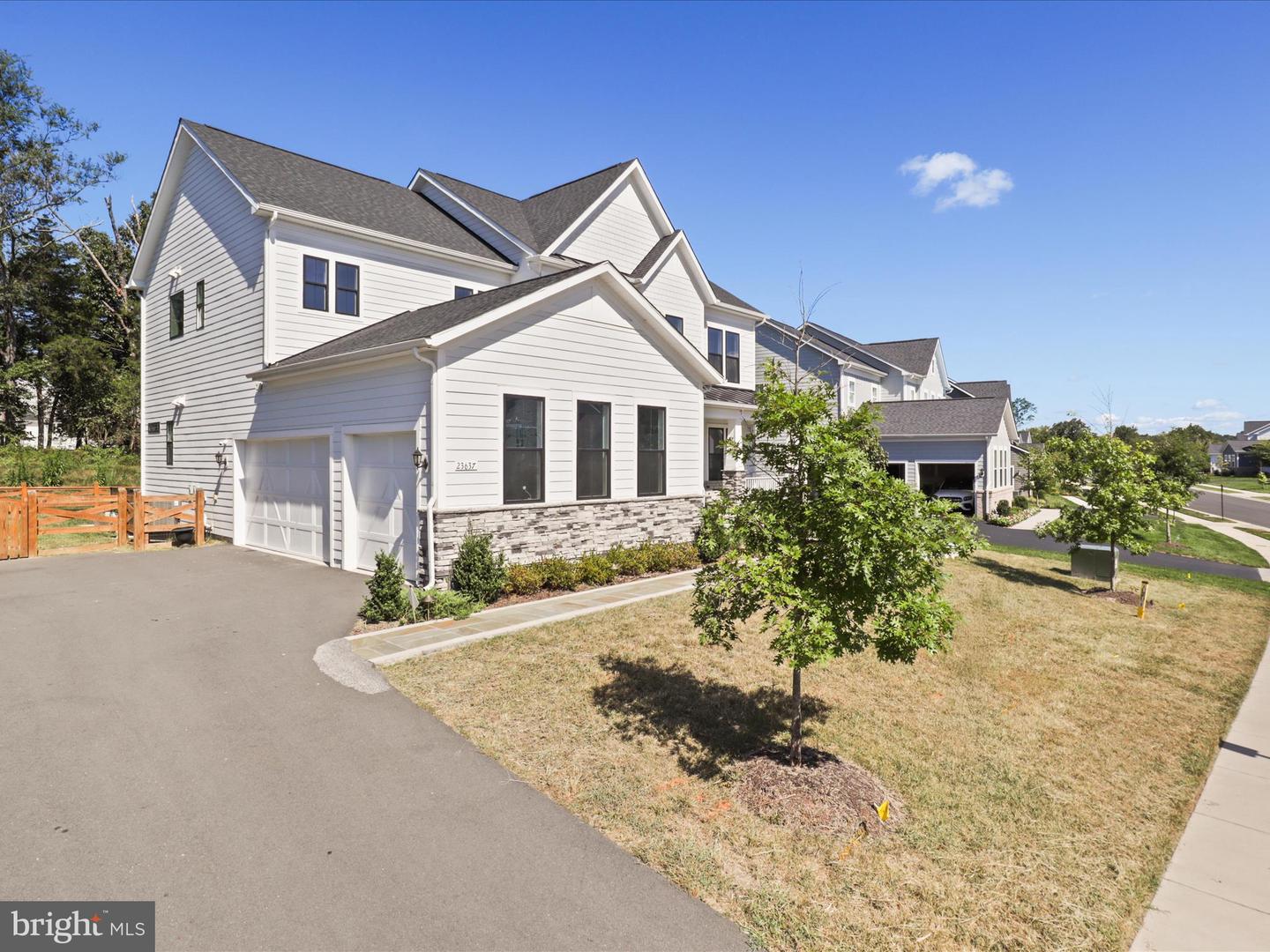 23637 CRANFORD KNOLL CT, ALDIE, Virginia 20105, 5 Bedrooms Bedrooms, ,4 BathroomsBathrooms,Residential,For sale,23637 CRANFORD KNOLL CT,VALO2104276 MLS # VALO2104276