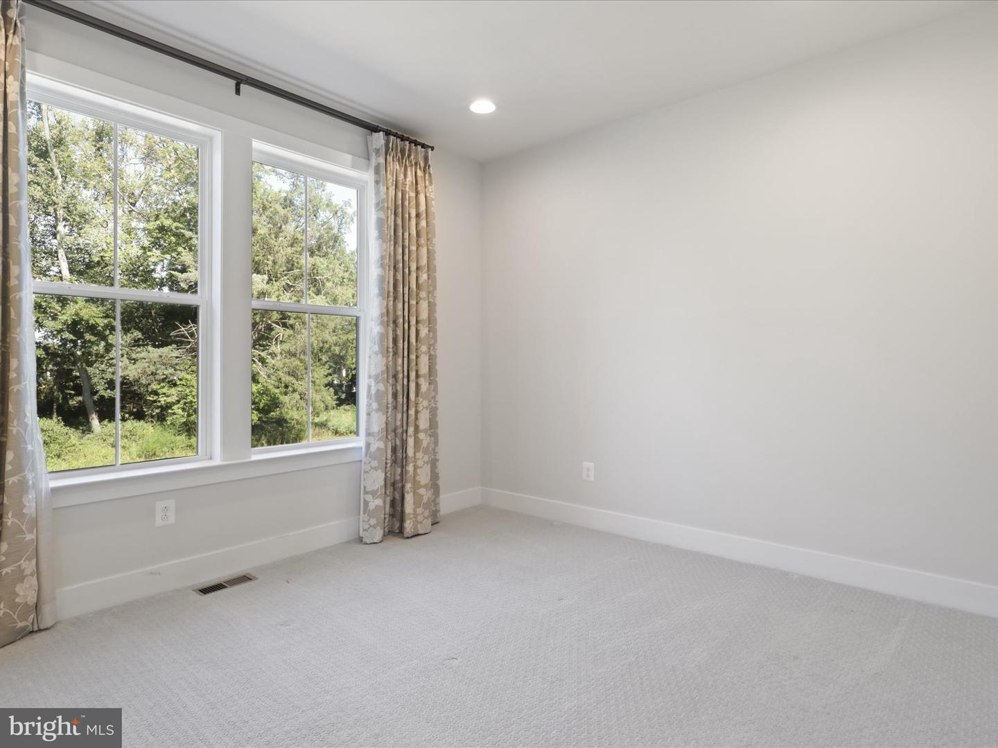 23637 CRANFORD KNOLL CT, ALDIE, Virginia 20105, 5 Bedrooms Bedrooms, ,4 BathroomsBathrooms,Residential,For sale,23637 CRANFORD KNOLL CT,VALO2104276 MLS # VALO2104276