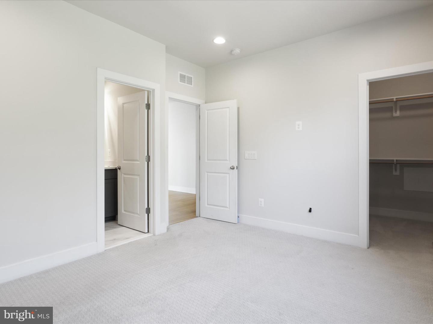 23637 CRANFORD KNOLL CT, ALDIE, Virginia 20105, 5 Bedrooms Bedrooms, ,4 BathroomsBathrooms,Residential,For sale,23637 CRANFORD KNOLL CT,VALO2104276 MLS # VALO2104276