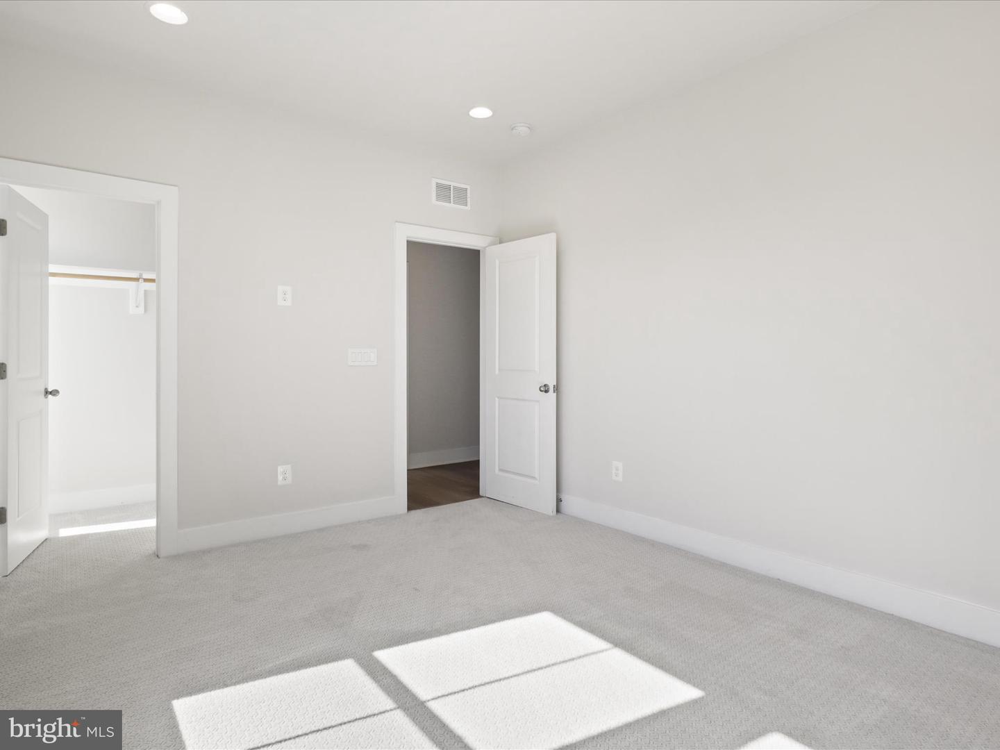 23637 CRANFORD KNOLL CT, ALDIE, Virginia 20105, 5 Bedrooms Bedrooms, ,4 BathroomsBathrooms,Residential,For sale,23637 CRANFORD KNOLL CT,VALO2104276 MLS # VALO2104276