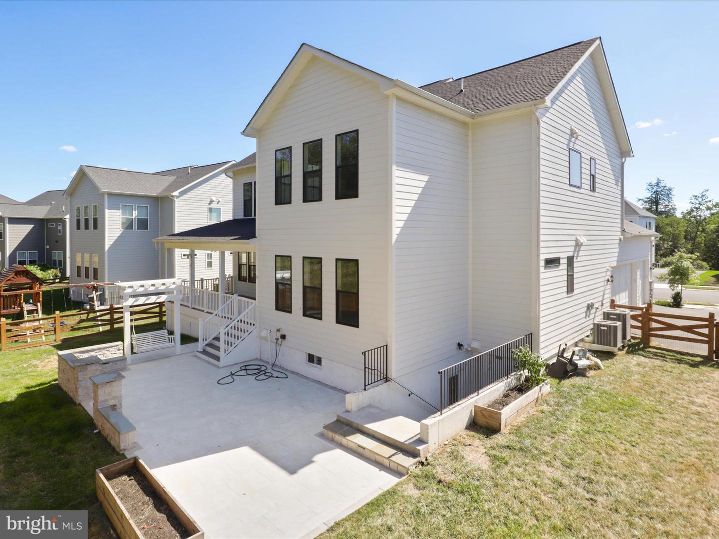23637 CRANFORD KNOLL CT, ALDIE, Virginia 20105, 5 Bedrooms Bedrooms, ,4 BathroomsBathrooms,Residential,For sale,23637 CRANFORD KNOLL CT,VALO2104276 MLS # VALO2104276