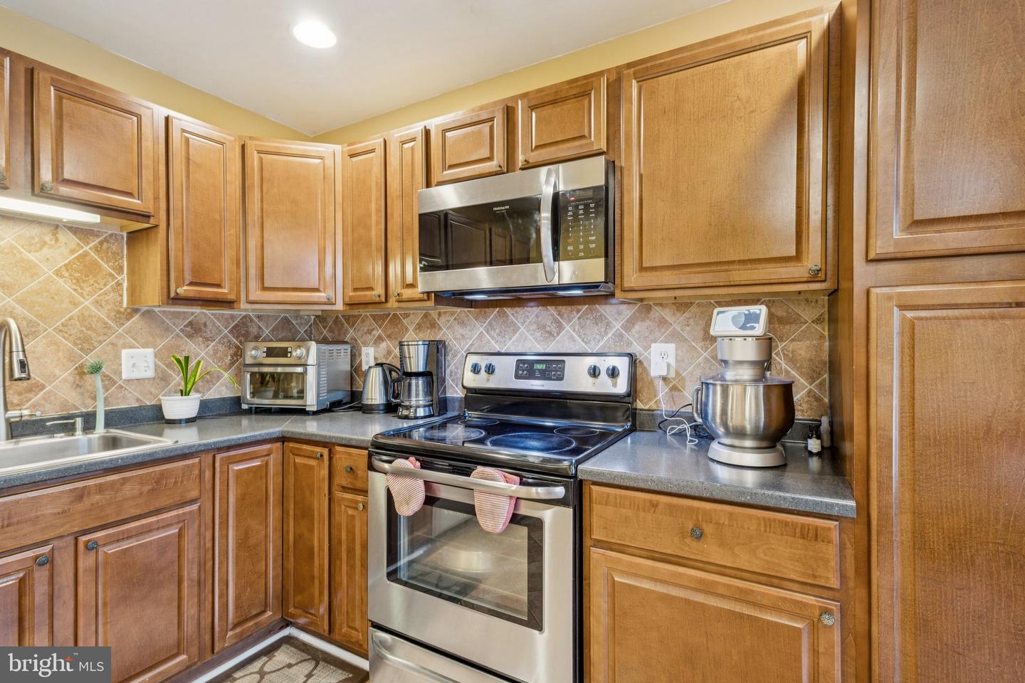 4689 JOANNA CT, WOODBRIDGE, Virginia 22193, 3 Bedrooms Bedrooms, ,3 BathroomsBathrooms,Residential,For sale,4689 JOANNA CT,VAPW2101232 MLS # VAPW2101232