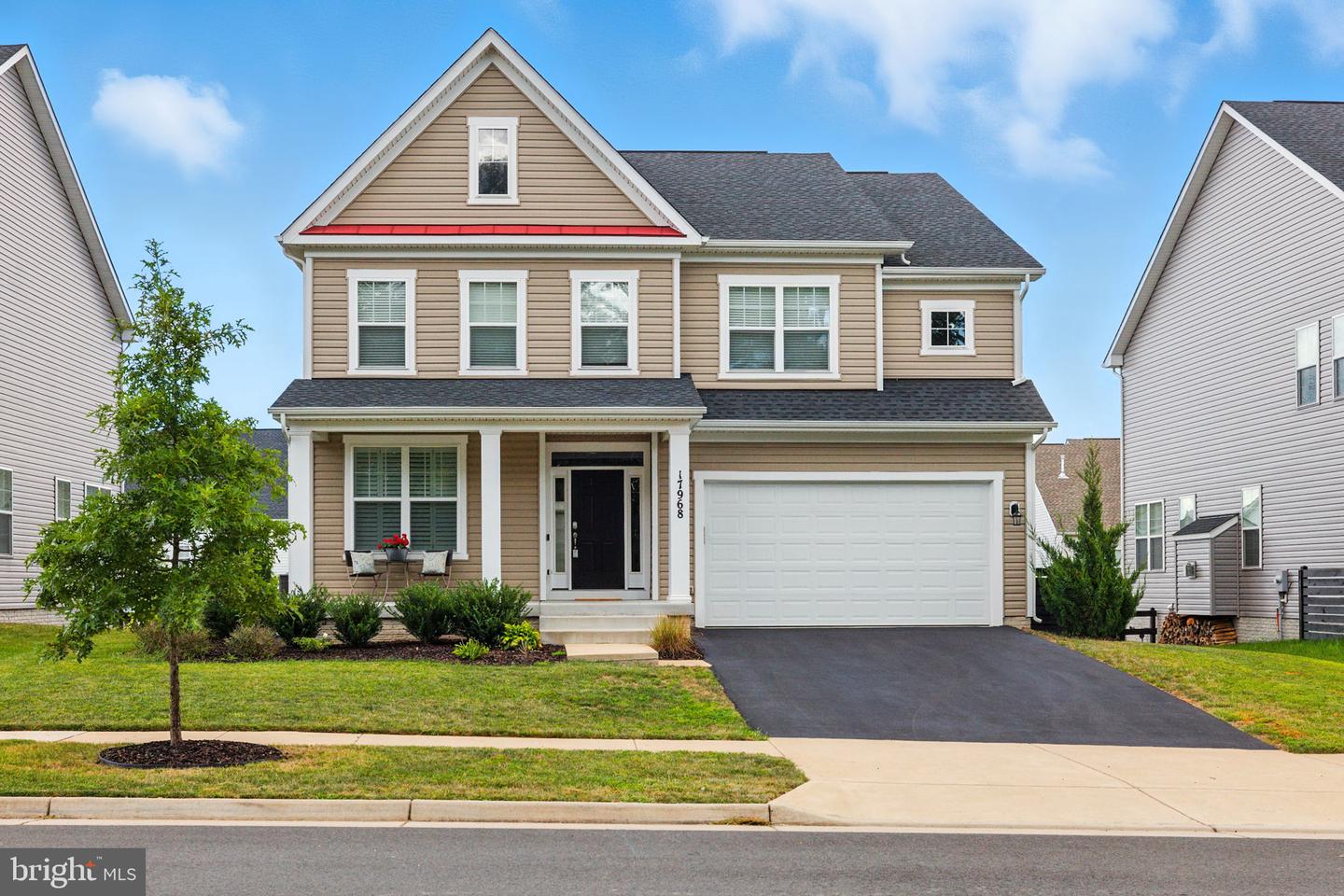 17968 RIDGEWOOD PL, ROUND HILL, Virginia 20141, 4 Bedrooms Bedrooms, 18 Rooms Rooms,4 BathroomsBathrooms,Residential,For sale,17968 RIDGEWOOD PL,VALO2104472 MLS # VALO2104472