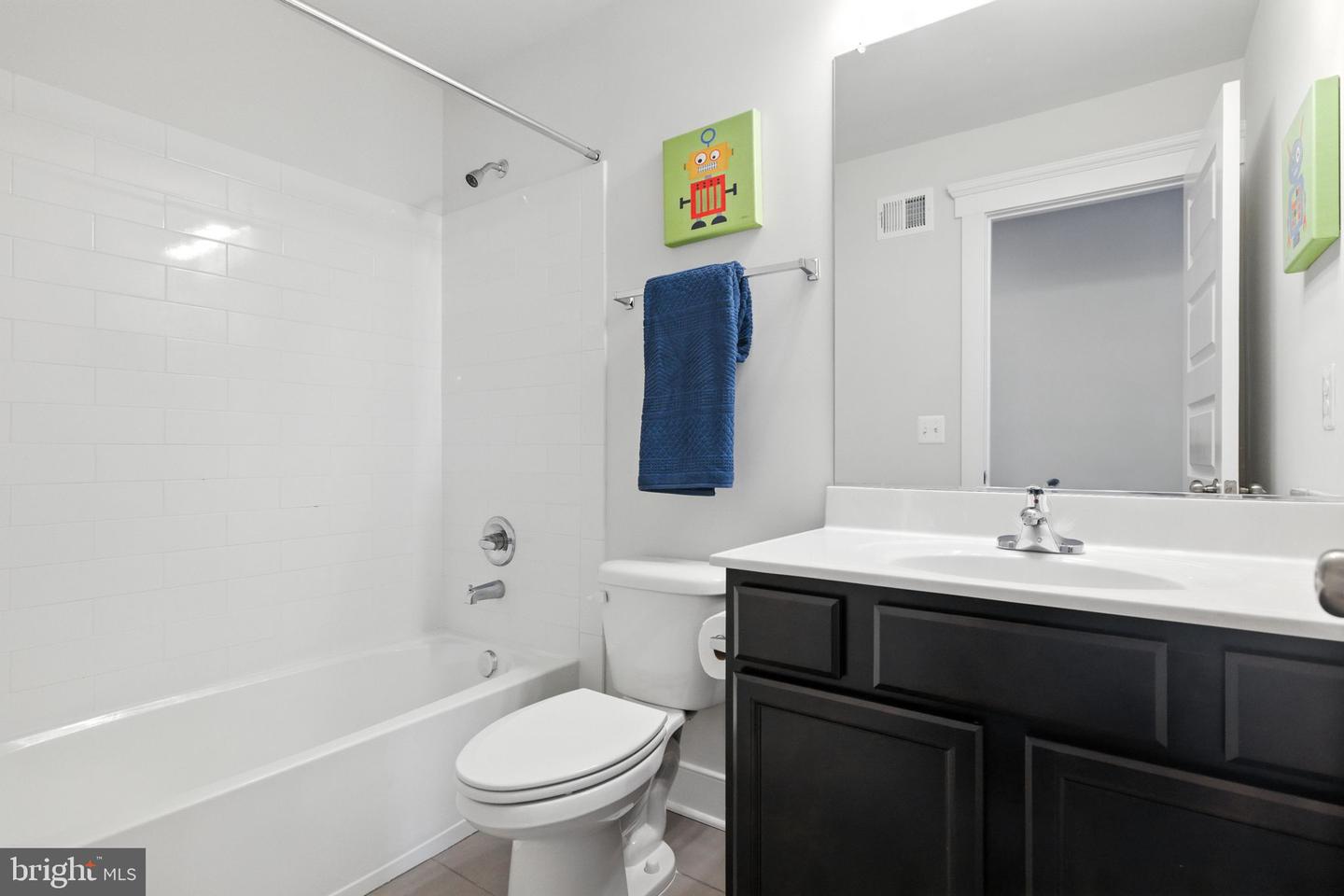 17968 RIDGEWOOD PL, ROUND HILL, Virginia 20141, 4 Bedrooms Bedrooms, 18 Rooms Rooms,4 BathroomsBathrooms,Residential,For sale,17968 RIDGEWOOD PL,VALO2104472 MLS # VALO2104472