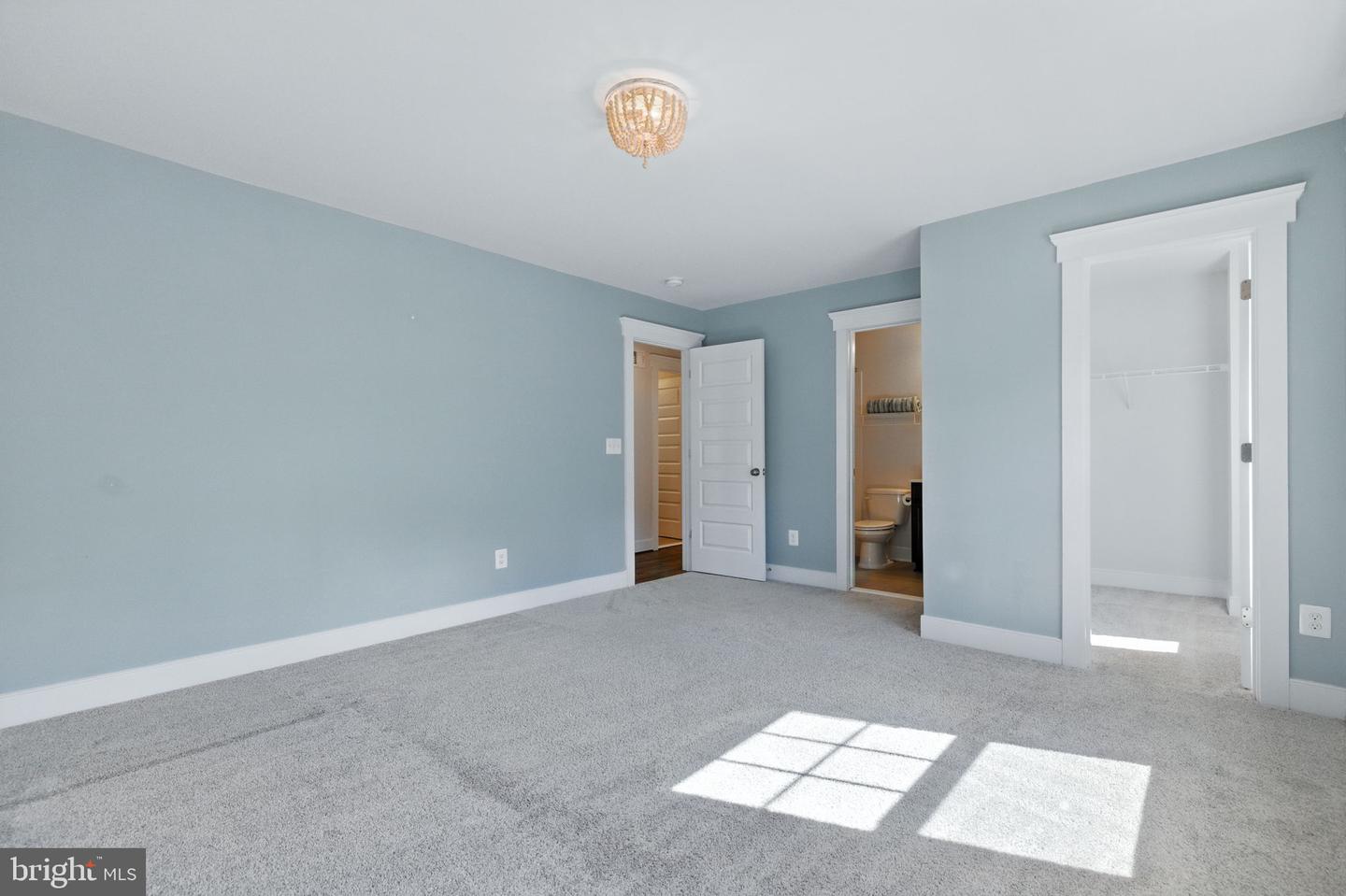 17968 RIDGEWOOD PL, ROUND HILL, Virginia 20141, 4 Bedrooms Bedrooms, 18 Rooms Rooms,4 BathroomsBathrooms,Residential,For sale,17968 RIDGEWOOD PL,VALO2104472 MLS # VALO2104472