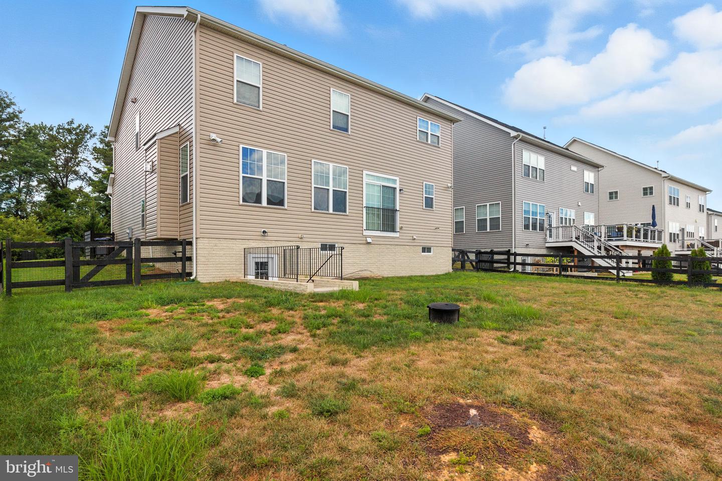 17968 RIDGEWOOD PL, ROUND HILL, Virginia 20141, 4 Bedrooms Bedrooms, 18 Rooms Rooms,4 BathroomsBathrooms,Residential,For sale,17968 RIDGEWOOD PL,VALO2104472 MLS # VALO2104472
