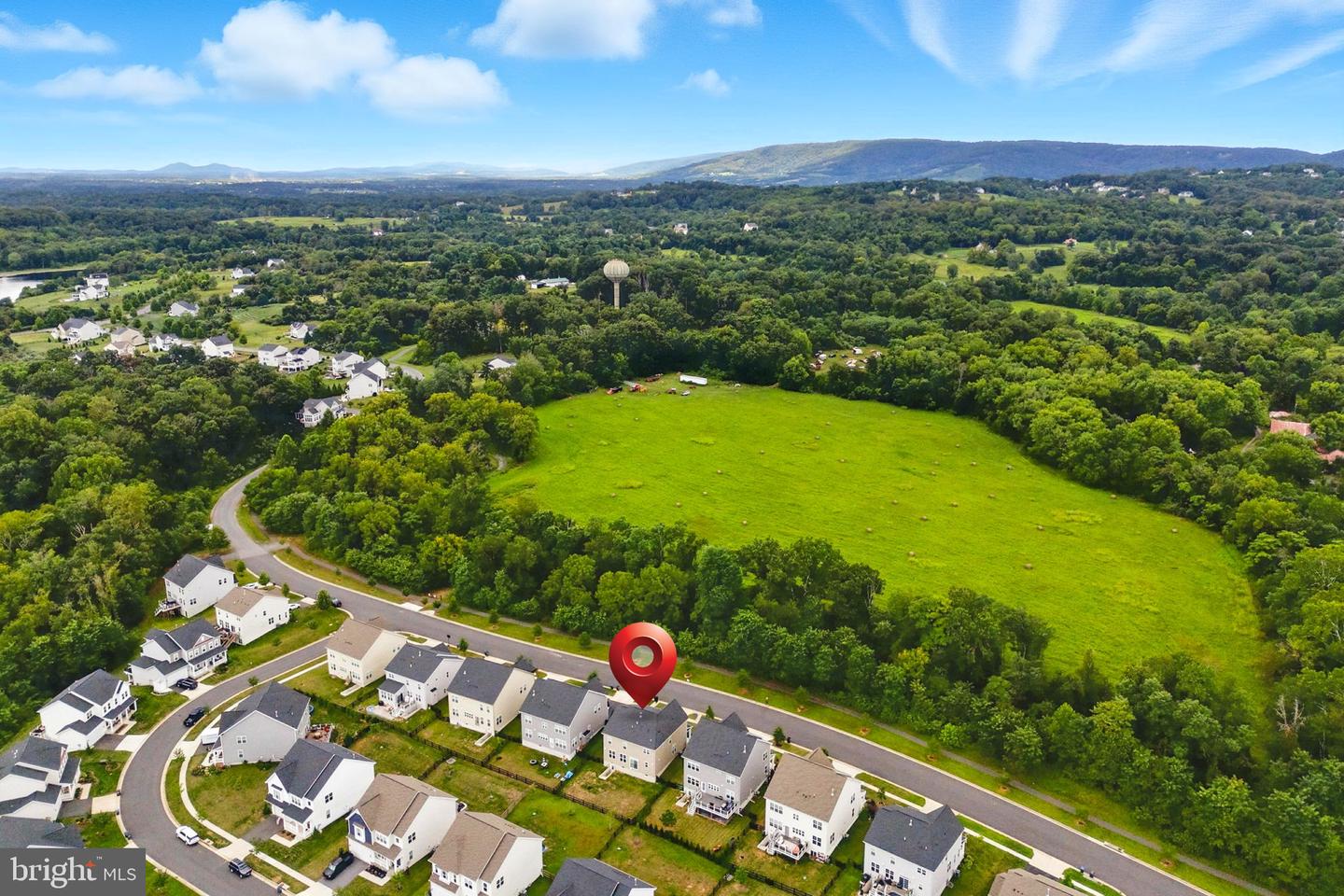 17968 RIDGEWOOD PL, ROUND HILL, Virginia 20141, 4 Bedrooms Bedrooms, 18 Rooms Rooms,4 BathroomsBathrooms,Residential,For sale,17968 RIDGEWOOD PL,VALO2104472 MLS # VALO2104472