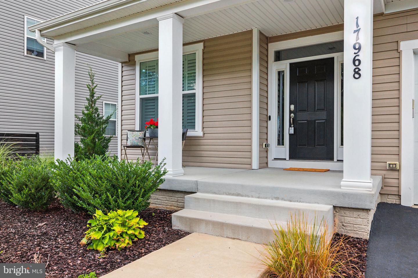 17968 RIDGEWOOD PL, ROUND HILL, Virginia 20141, 4 Bedrooms Bedrooms, 18 Rooms Rooms,4 BathroomsBathrooms,Residential,For sale,17968 RIDGEWOOD PL,VALO2104472 MLS # VALO2104472