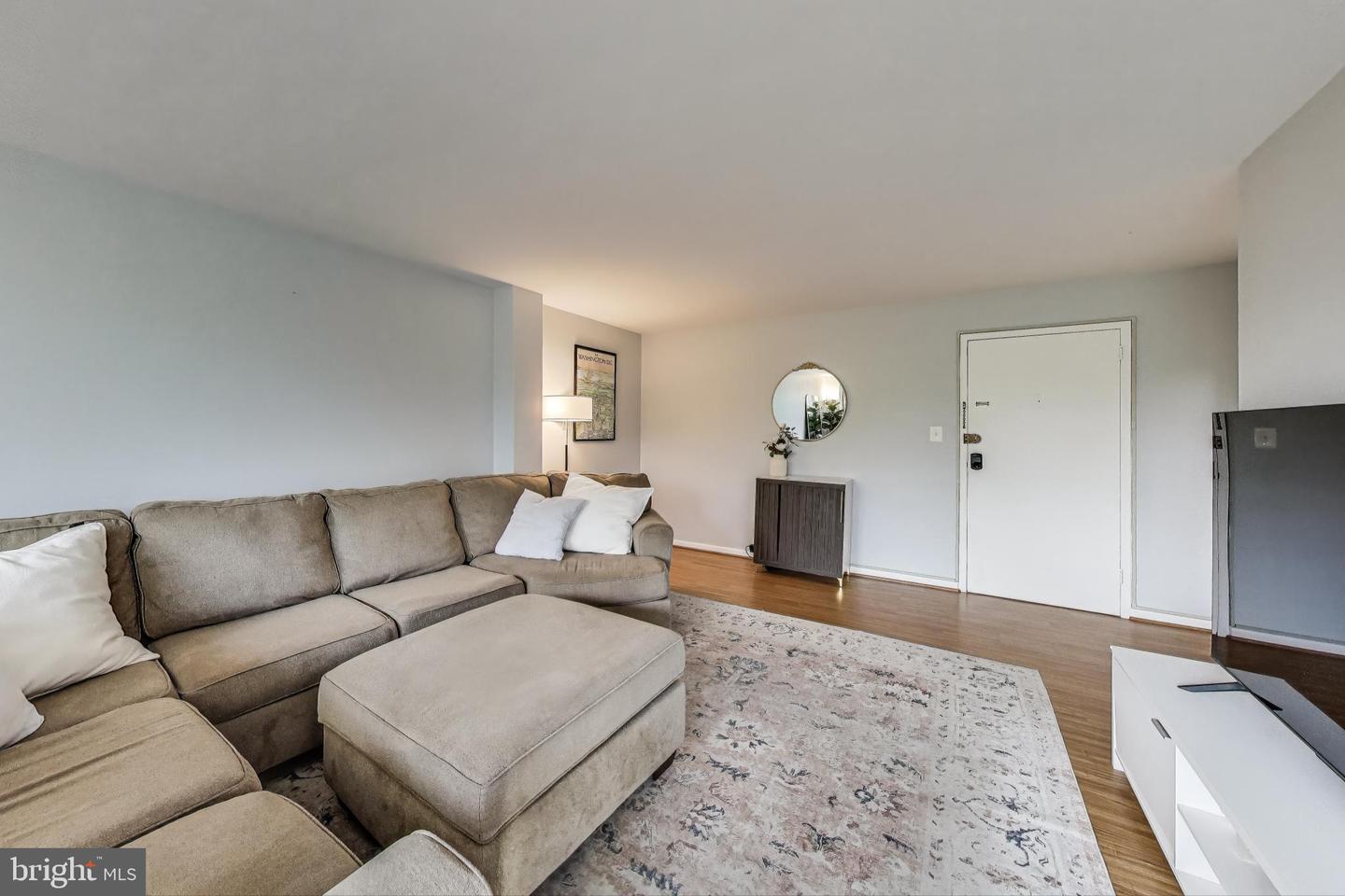 600 ROOSEVELT BLVD #407, FALLS CHURCH, Virginia 22044, 1 Bedroom Bedrooms, ,1 BathroomBathrooms,Residential,For sale,600 ROOSEVELT BLVD #407,VAFA2003208 MLS # VAFA2003208