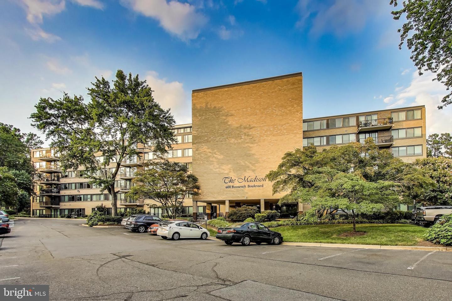 600 ROOSEVELT BLVD #407, FALLS CHURCH, Virginia 22044, 1 Bedroom Bedrooms, ,1 BathroomBathrooms,Residential,For sale,600 ROOSEVELT BLVD #407,VAFA2003208 MLS # VAFA2003208