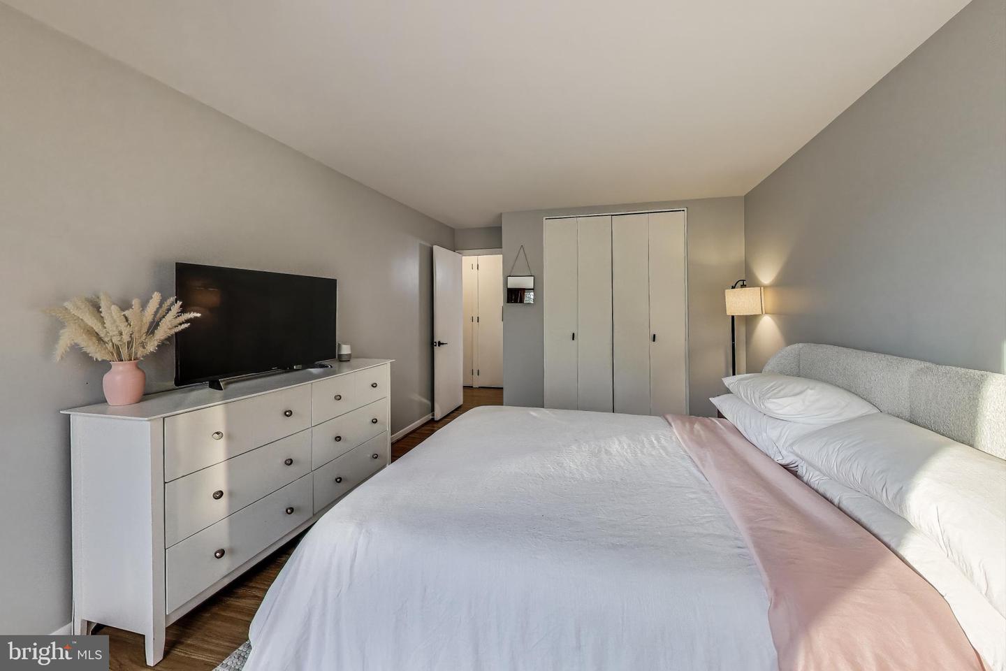 600 ROOSEVELT BLVD #407, FALLS CHURCH, Virginia 22044, 1 Bedroom Bedrooms, ,1 BathroomBathrooms,Residential,For sale,600 ROOSEVELT BLVD #407,VAFA2003208 MLS # VAFA2003208