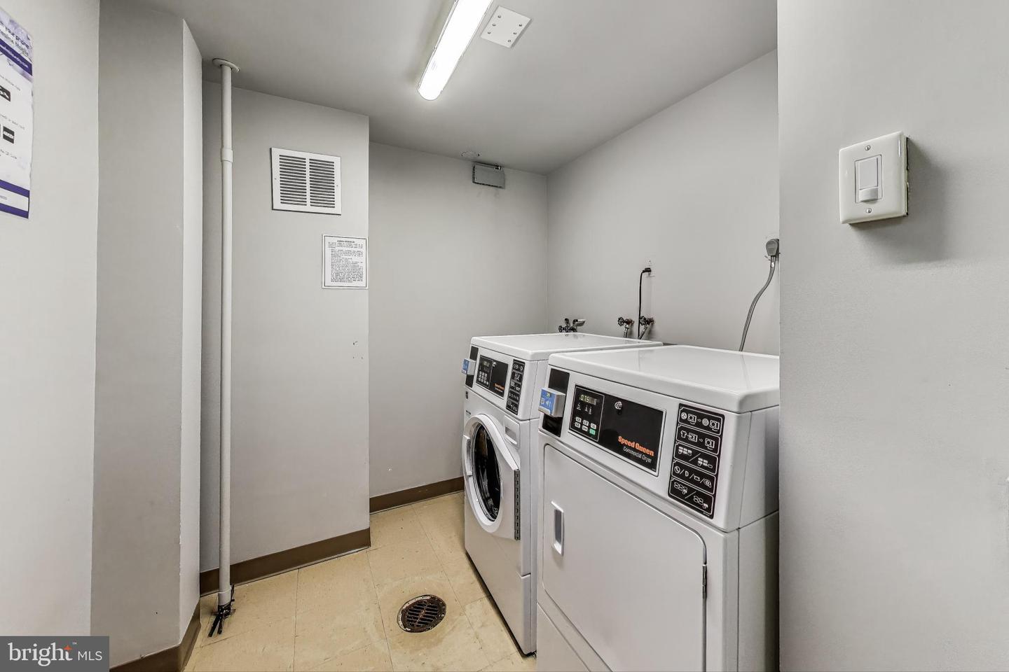 600 ROOSEVELT BLVD #407, FALLS CHURCH, Virginia 22044, 1 Bedroom Bedrooms, ,1 BathroomBathrooms,Residential,For sale,600 ROOSEVELT BLVD #407,VAFA2003208 MLS # VAFA2003208