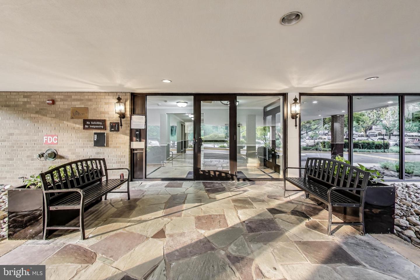 600 ROOSEVELT BLVD #407, FALLS CHURCH, Virginia 22044, 1 Bedroom Bedrooms, ,1 BathroomBathrooms,Residential,For sale,600 ROOSEVELT BLVD #407,VAFA2003208 MLS # VAFA2003208