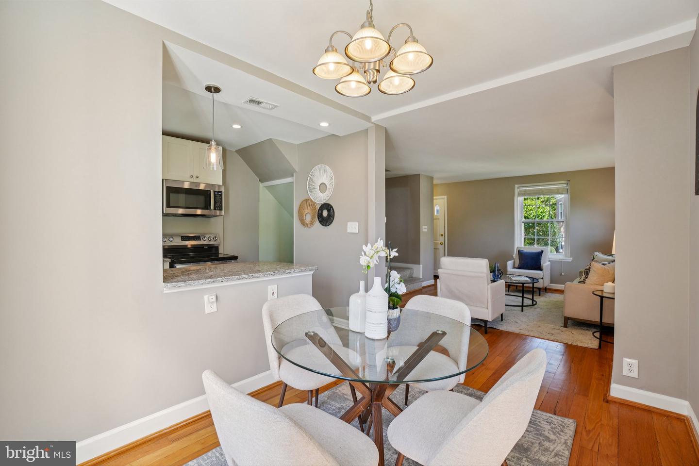 4819 28TH ST S #B, ARLINGTON, Virginia 22206, 3 Bedrooms Bedrooms, ,2 BathroomsBathrooms,Residential,For sale,4819 28TH ST S #B,VAAR2062270 MLS # VAAR2062270
