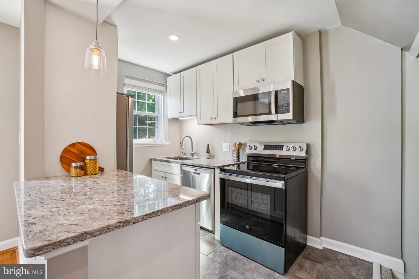 4819 28TH ST S #B, ARLINGTON, Virginia 22206, 3 Bedrooms Bedrooms, ,2 BathroomsBathrooms,Residential,For sale,4819 28TH ST S #B,VAAR2062270 MLS # VAAR2062270