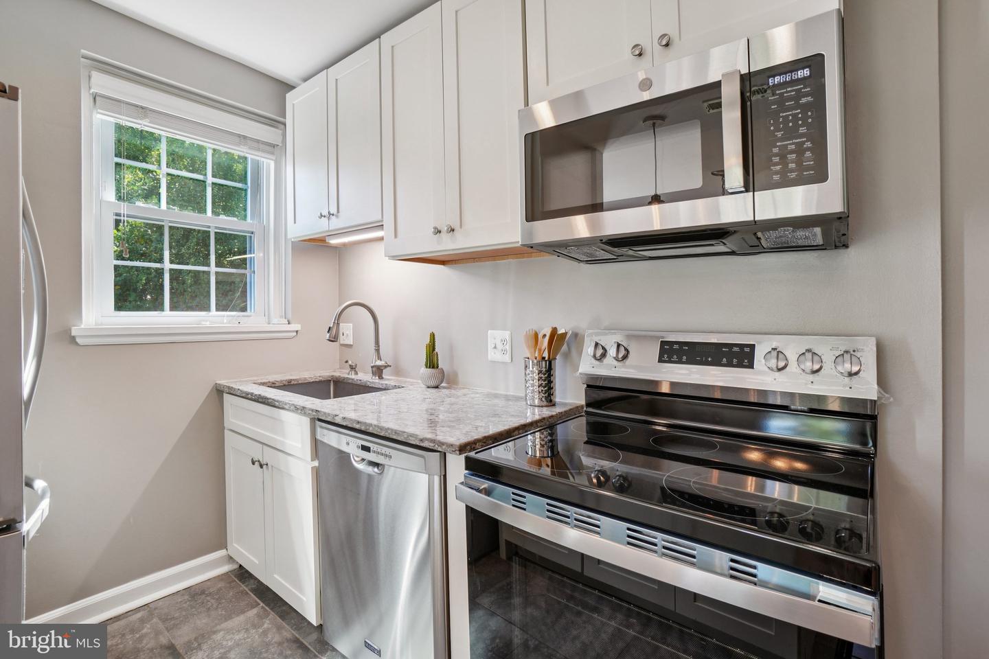 4819 28TH ST S #B, ARLINGTON, Virginia 22206, 3 Bedrooms Bedrooms, ,2 BathroomsBathrooms,Residential,For sale,4819 28TH ST S #B,VAAR2062270 MLS # VAAR2062270