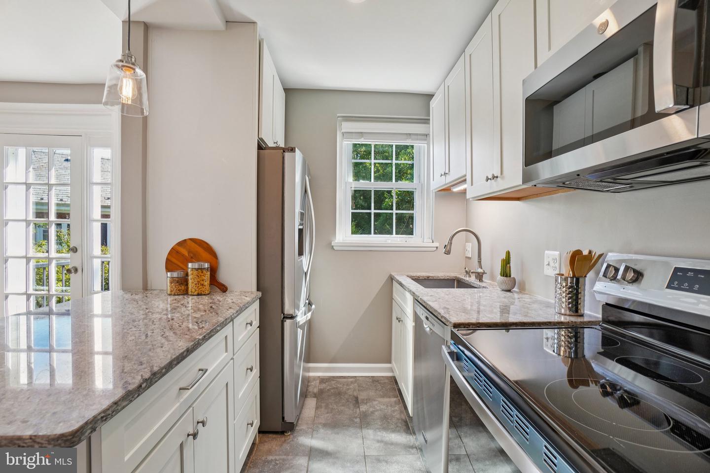 4819 28TH ST S #B, ARLINGTON, Virginia 22206, 3 Bedrooms Bedrooms, ,2 BathroomsBathrooms,Residential,For sale,4819 28TH ST S #B,VAAR2062270 MLS # VAAR2062270