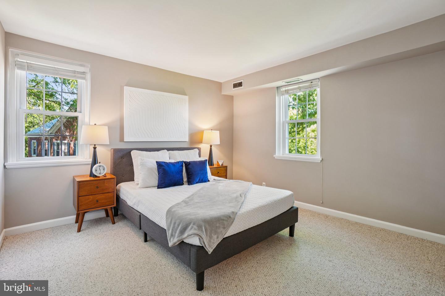 4819 28TH ST S #B, ARLINGTON, Virginia 22206, 3 Bedrooms Bedrooms, ,2 BathroomsBathrooms,Residential,For sale,4819 28TH ST S #B,VAAR2062270 MLS # VAAR2062270