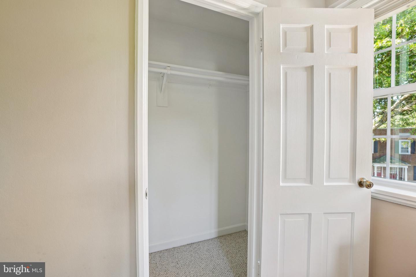 4819 28TH ST S #B, ARLINGTON, Virginia 22206, 3 Bedrooms Bedrooms, ,2 BathroomsBathrooms,Residential,For sale,4819 28TH ST S #B,VAAR2062270 MLS # VAAR2062270
