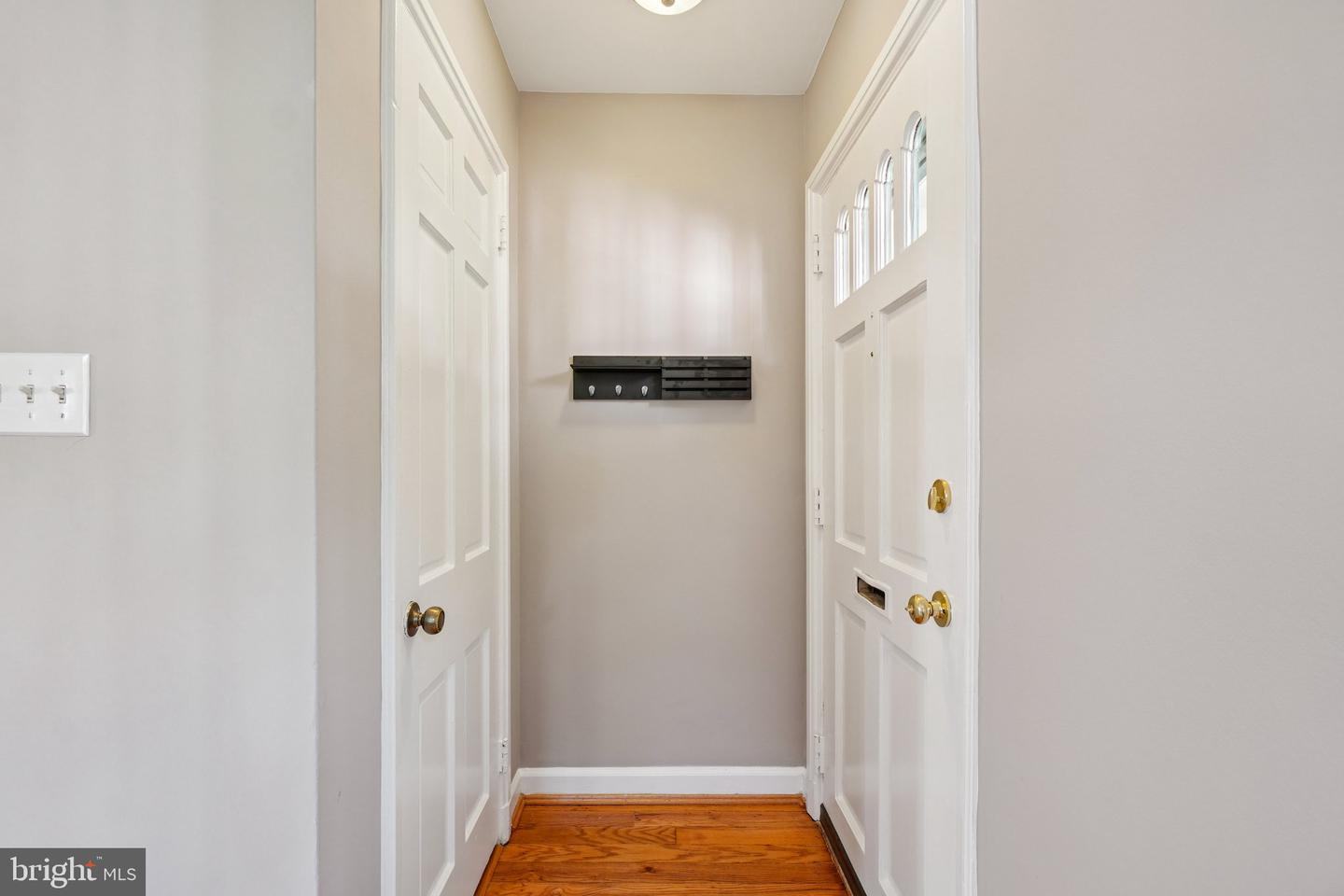 4819 28TH ST S #B, ARLINGTON, Virginia 22206, 3 Bedrooms Bedrooms, ,2 BathroomsBathrooms,Residential,For sale,4819 28TH ST S #B,VAAR2062270 MLS # VAAR2062270