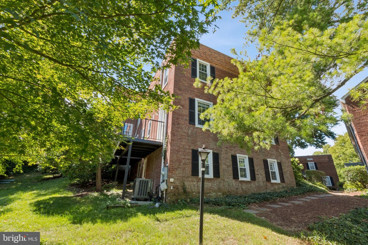 4819 28TH ST S #B, ARLINGTON, Virginia 22206, 3 Bedrooms Bedrooms, ,2 BathroomsBathrooms,Residential,For sale,4819 28TH ST S #B,VAAR2062270 MLS # VAAR2062270