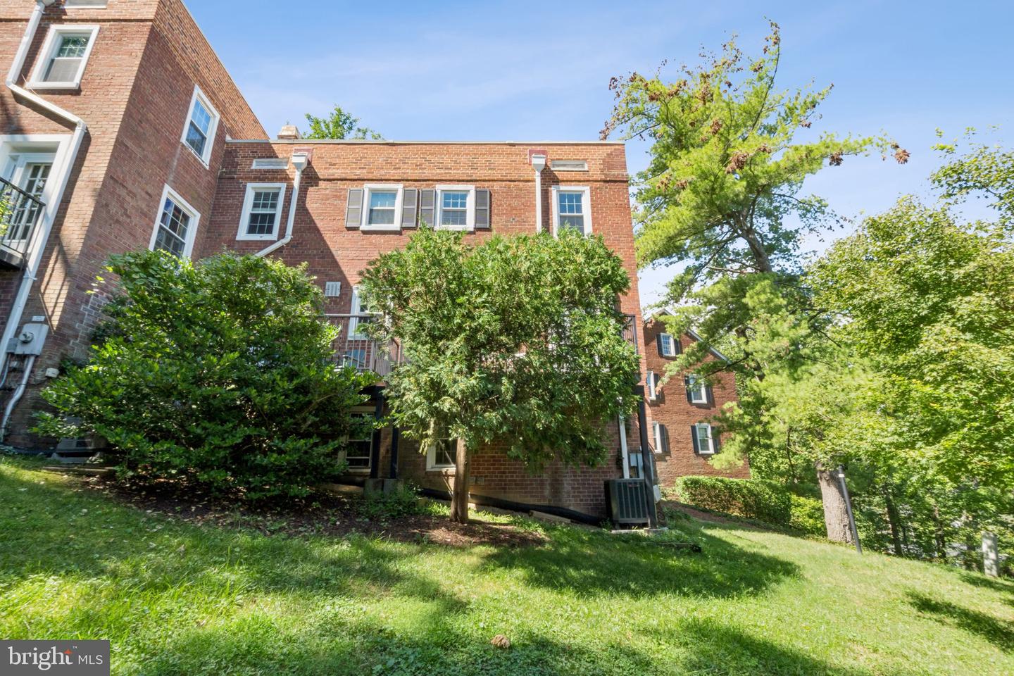 4819 28TH ST S #B, ARLINGTON, Virginia 22206, 3 Bedrooms Bedrooms, ,2 BathroomsBathrooms,Residential,For sale,4819 28TH ST S #B,VAAR2062270 MLS # VAAR2062270