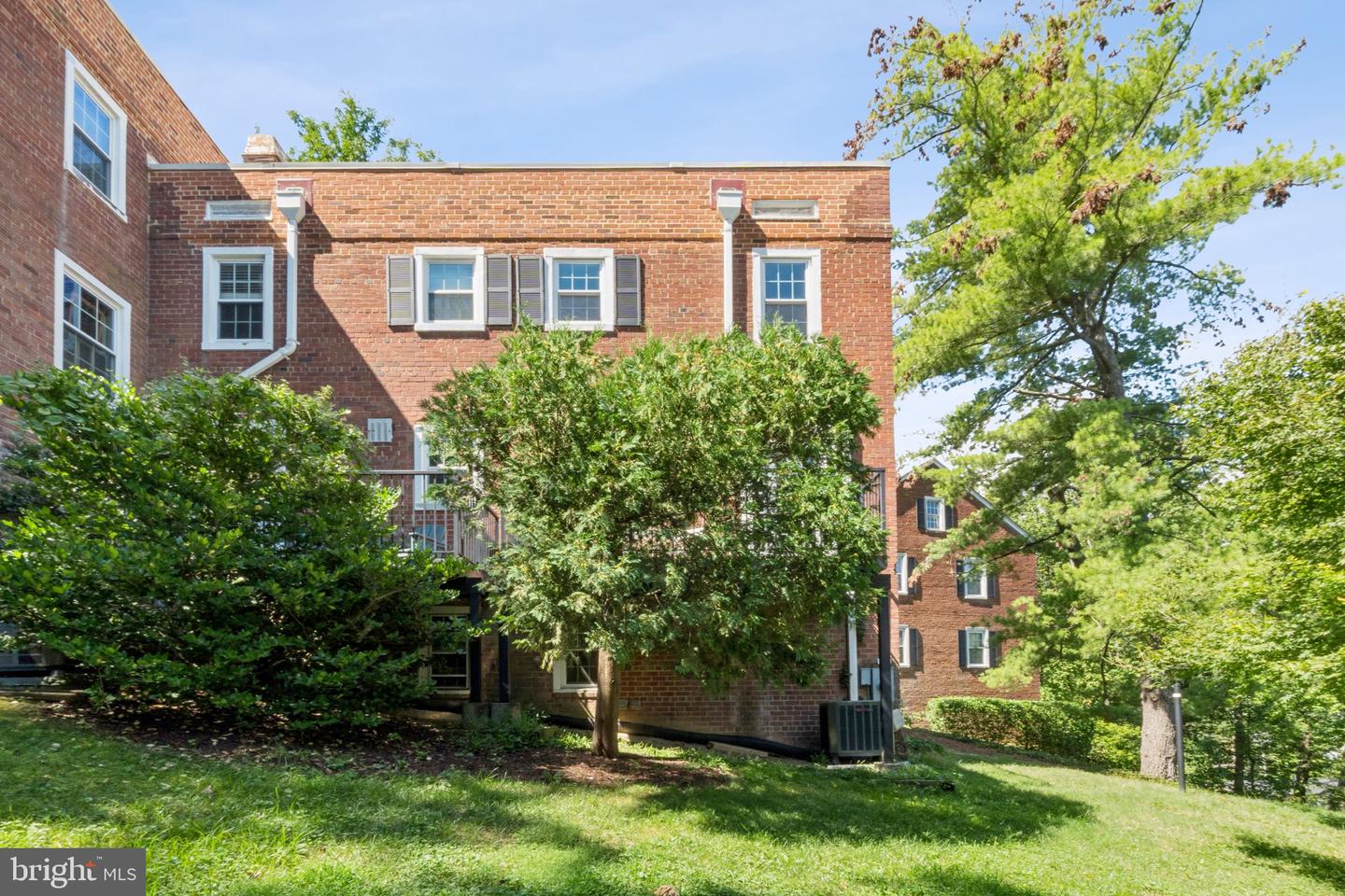 4819 28TH ST S #B, ARLINGTON, Virginia 22206, 3 Bedrooms Bedrooms, ,2 BathroomsBathrooms,Residential,For sale,4819 28TH ST S #B,VAAR2062270 MLS # VAAR2062270