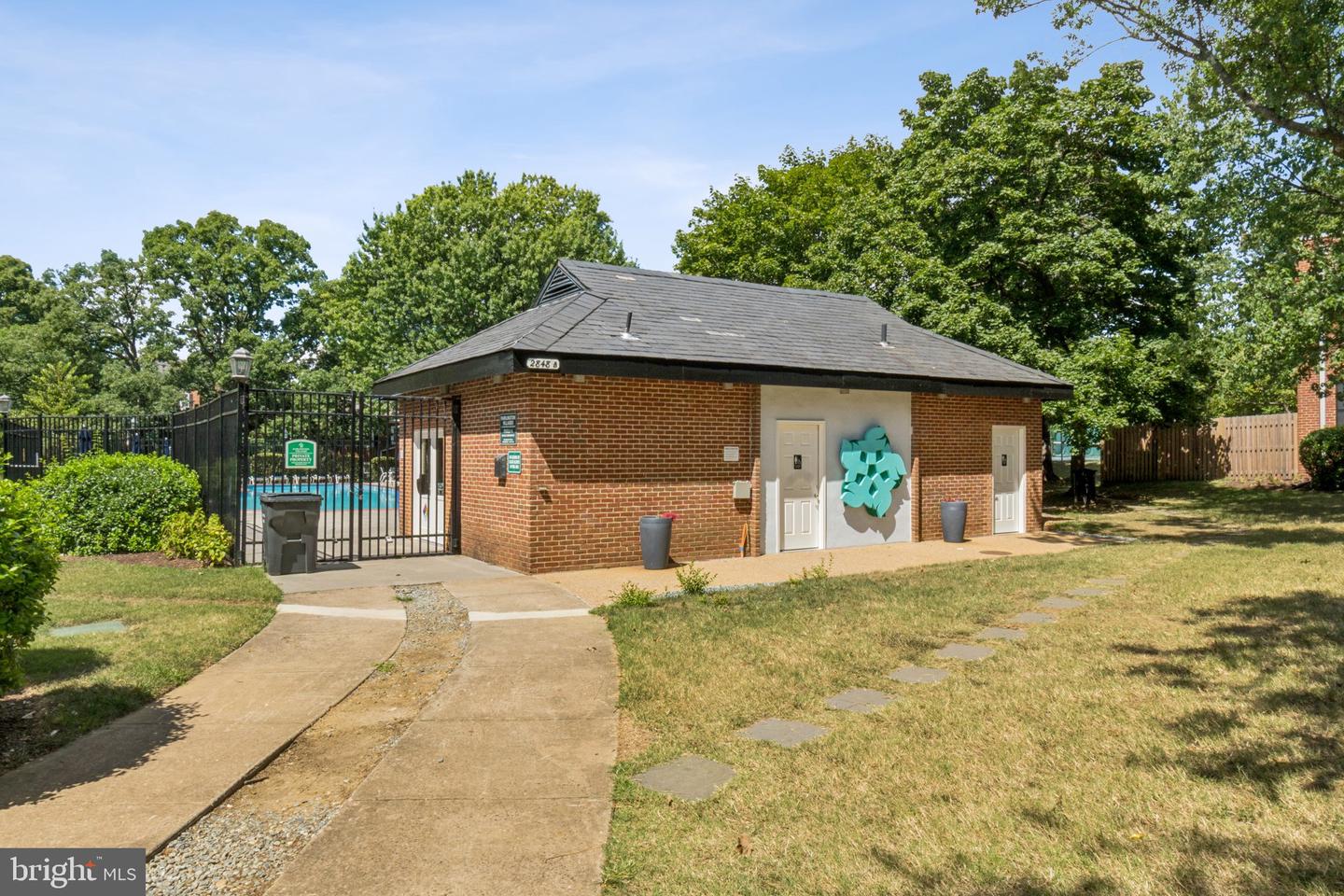 4819 28TH ST S #B, ARLINGTON, Virginia 22206, 3 Bedrooms Bedrooms, ,2 BathroomsBathrooms,Residential,For sale,4819 28TH ST S #B,VAAR2062270 MLS # VAAR2062270